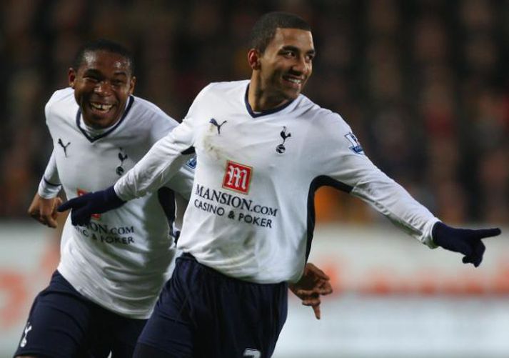 Aaron Lennon fagnar marki sínu.