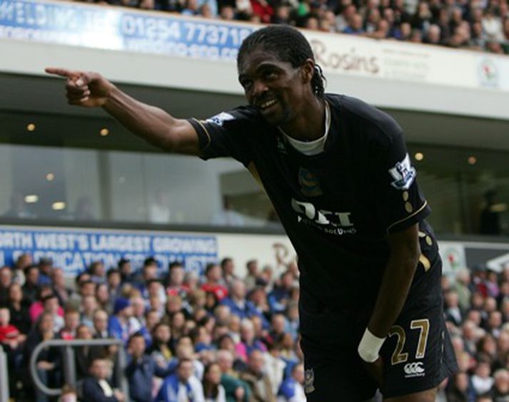Kanu skoraði sigurmark Portsmouth í dag.