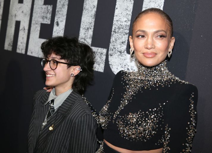 Mæðginin Emme Maribel Muñiz og Jennifer Lopez í toppmálum á rauða dreglinum. 