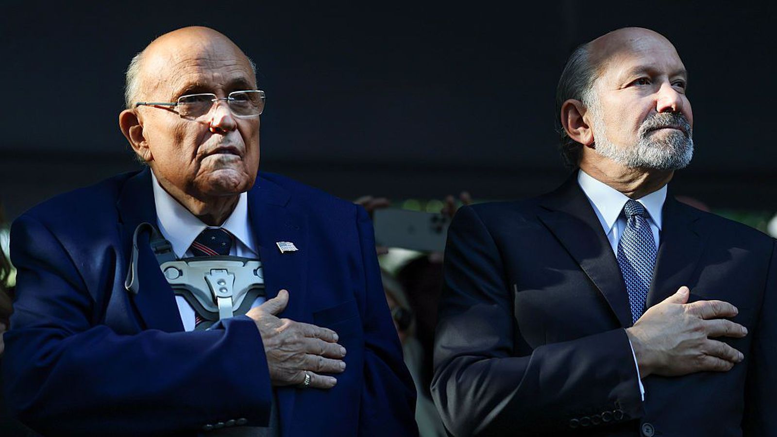 Trump náðar Giuliani og aðra tengda kosningasamsærinu í Georgíu