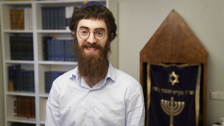 Rabbíninn Avraham "Avi" Feldman segir gyðingasamfélagið á Íslandi telja hátt í 600 manns. 