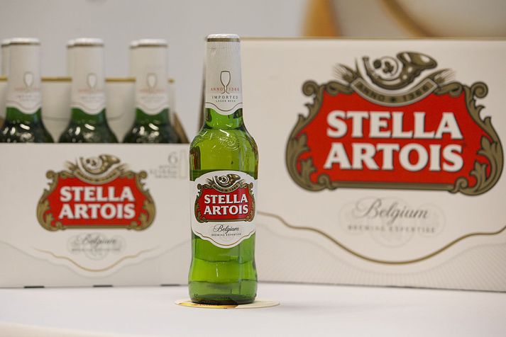 Um er að ræða Stella Artois bjór í 330 ml flöskum með best fyrir dagsetningum 06/12/18 og 07/03/19. Mynd tengist fréttinni ekki beint.
