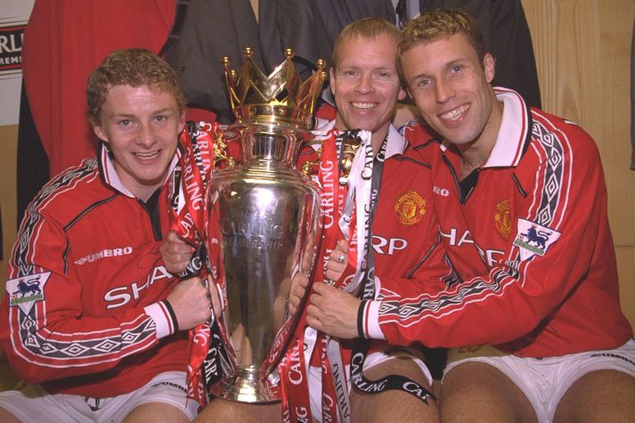 Henning Berg (í miðju) fagnar enska meistaratitlinum með löndum sínum Ole Gunnar Solskjaer og Ronny Johnsen.