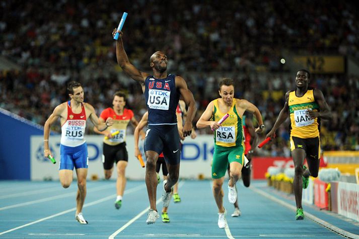 LaShawn Merritt kemur fyrstur í mark.
