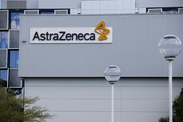 Lyfjarisinn AstraZeneca hefur unnið að þróun bóluefnis við kórónuveirunni í samstarfi við Oxford-háskóla á Englandi.