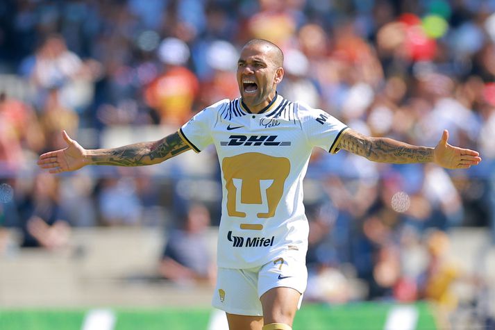 Dani Alves í leik með mexíkóska liðinu Pumas.