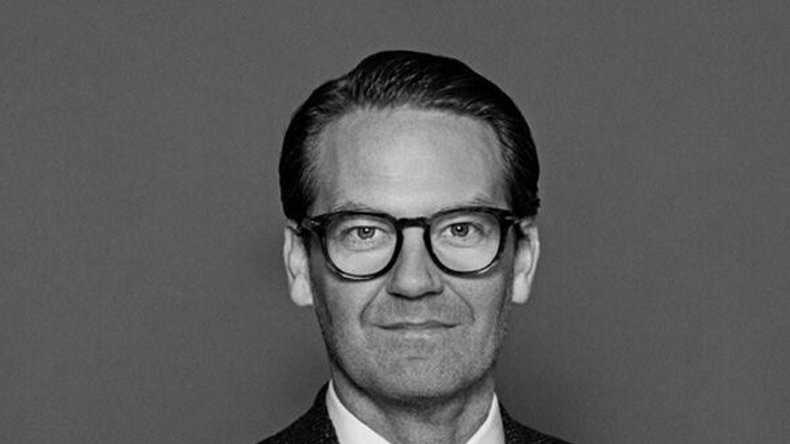 Yfir­maður einka­bankaþjónustu hjá Fossum lætur af störfum