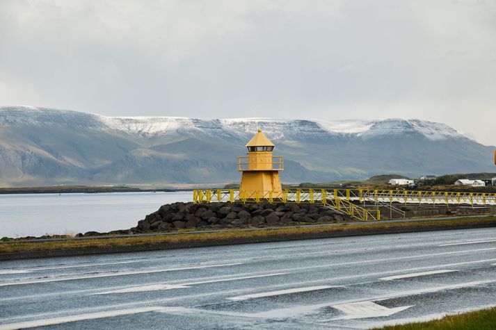 Á morgun kemur hæðarhryggur og svo lægð á miðvikudag. 