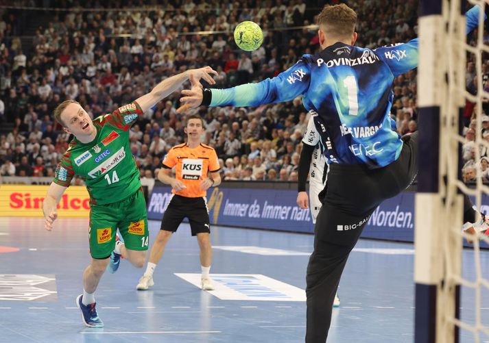 Sex af níu mörkum Ómars Inga Magnússonar gegn Bergischer komu úr vítaköstum.