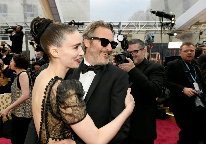 Joaquin Phoenix og Rooney Mara á Óskarsverðlaunahátíðinni 9.febrúar á þessu ári. 