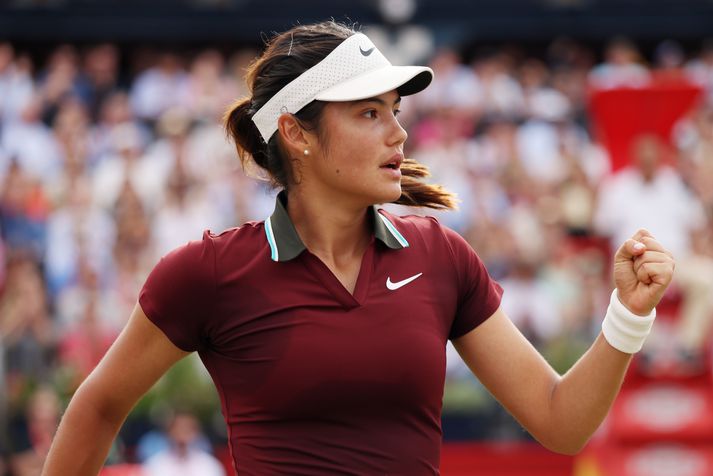 Emma Raducanu mun keppa á Wimbledon mótinu í tennis í sumar.