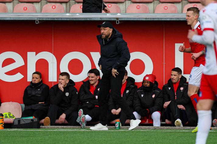 Sigurður Heiðar Höskuldsson á hliðarlínunni í dag.