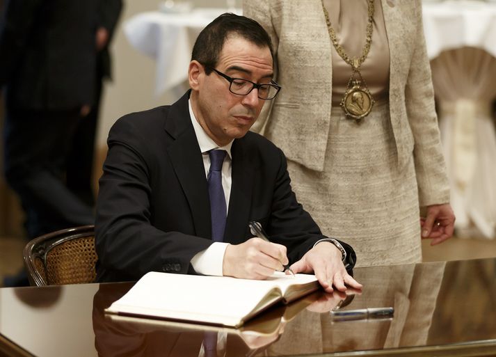 Stevem Mnuchin, fjármálaráðherra Bandaríkjanna, á G20-fundinum í Þýskalandi.