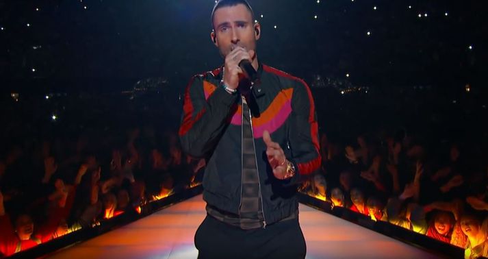 Adam Levine er söngvari Maroon 5.