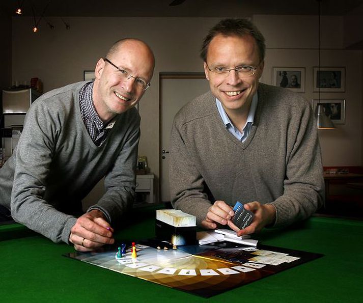Bjarni Þorsteinsson og Pétur Már Ólafsson hjá Veröld með hið nýja Fimbulfamb.
