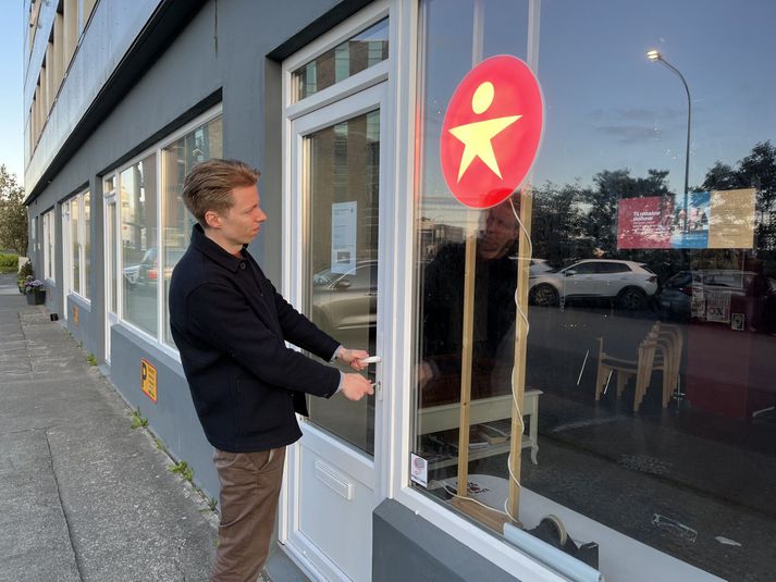 Karl Héðinn, meðlimur í framkvæmdastjórn Sósíalistaflokksins, segir að skipt hafi verið um lás í húsnæði flokksins.