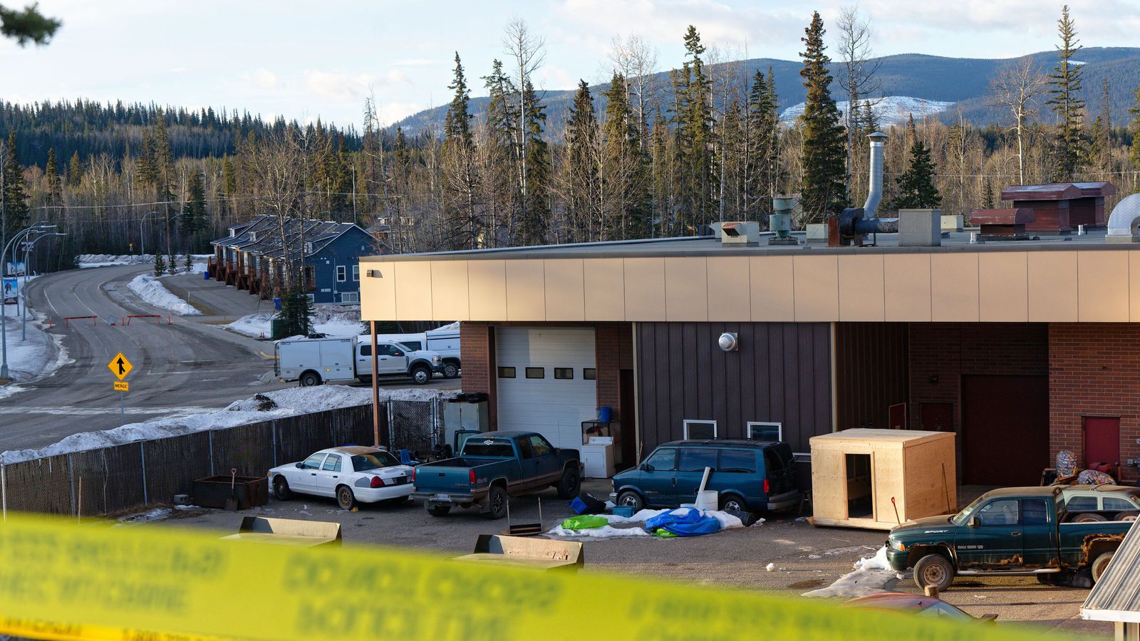 Talin hafa myrt móður sína og stjúpbróður fyrir skotárásina