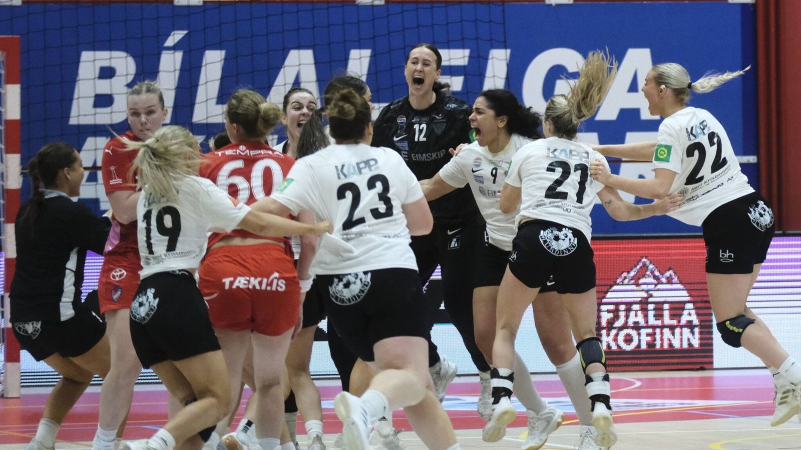 Upp­gjör: Haukar-ÍBV 28-29 | Birna Berg mögnuð og Eyjakonur jöfnuðu