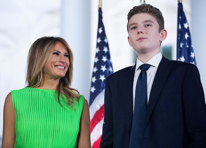 Melania Trump ásamt Barron, syni sínum.