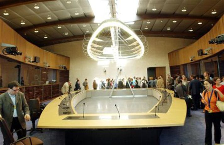 Fundarsalur ESB, þar sem menn geta þénað á annað hundrað milljónir eigi þeir sæti þar.