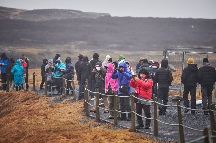 Jákvæðni Íslendinga í garð erlendra gesta hefur minnkað um 15,9 prósent á tveimur árum.