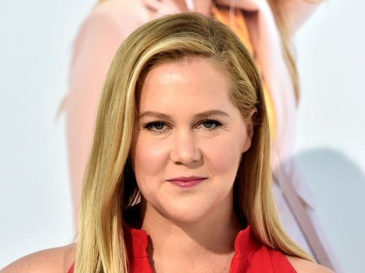 Leikkonan Amy Schumer hefur látið fjarlægja í sér legið og botnlangann vegna slæmra verkja af völdum endómetríósu.