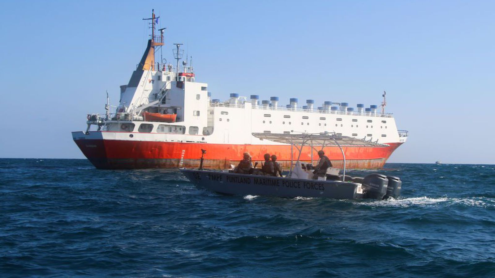 Vara við aukinni ógn vegna sjórána við strendur Sómalíu