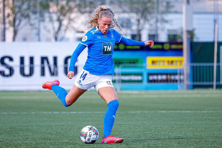 Snædís María Jörundsdóttir með boltann í leik með Stjörnunni í fyrra. Hún er á leið á EM í sumar.