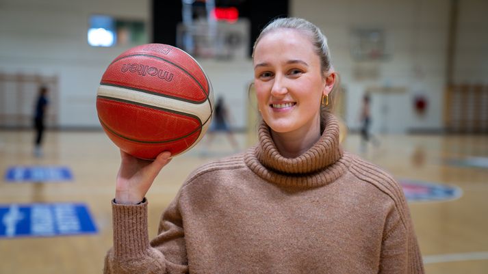 Thelma Dís Ágústsdóttir, Steph Curry Íslands.