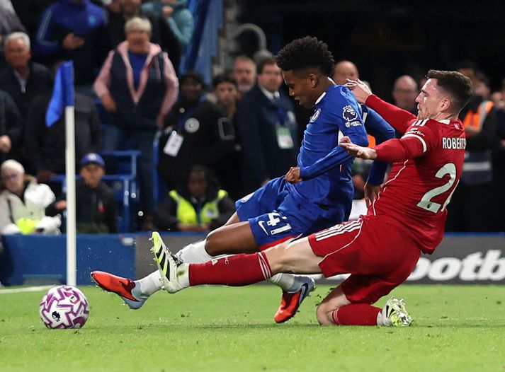 Estevao tryggir Chelsea sigur á Liverpool án þess að Andy Robertson komi vörnum við.