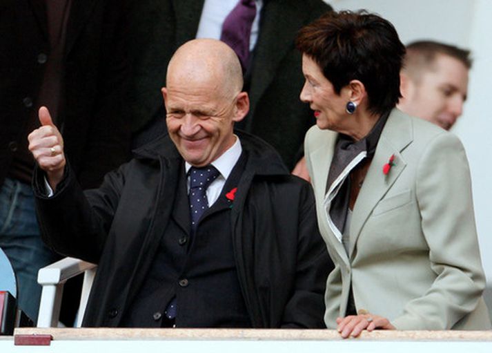 Eggert Magnússon með eiginkonu sinni á Upton Park.
