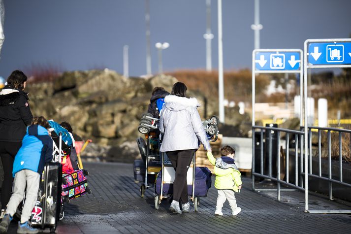 Viðskiptaráð segir vísbendingar um að harðna muni á dalnum í ár hjá ferðaþjónustunni.