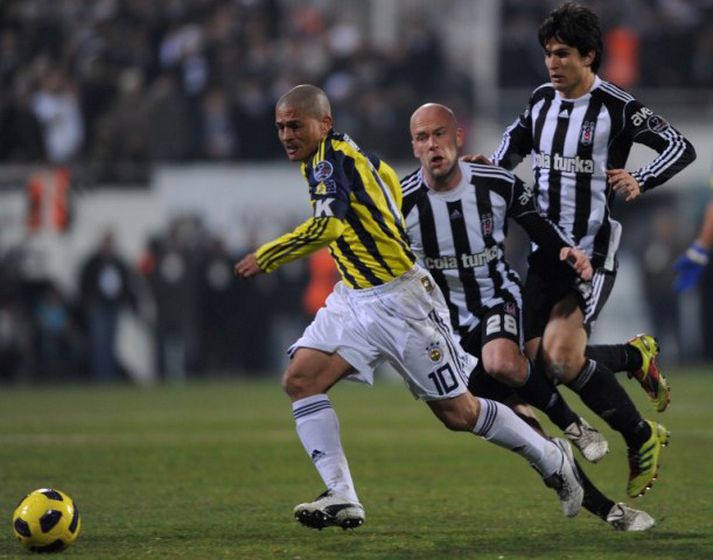 Alex de Souza, leikmaður Fenerbahce. Mynd. / AFP.
