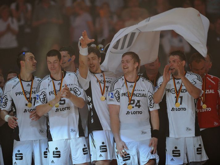 Aron Pálmarsson fagnar hér sigri í dag.