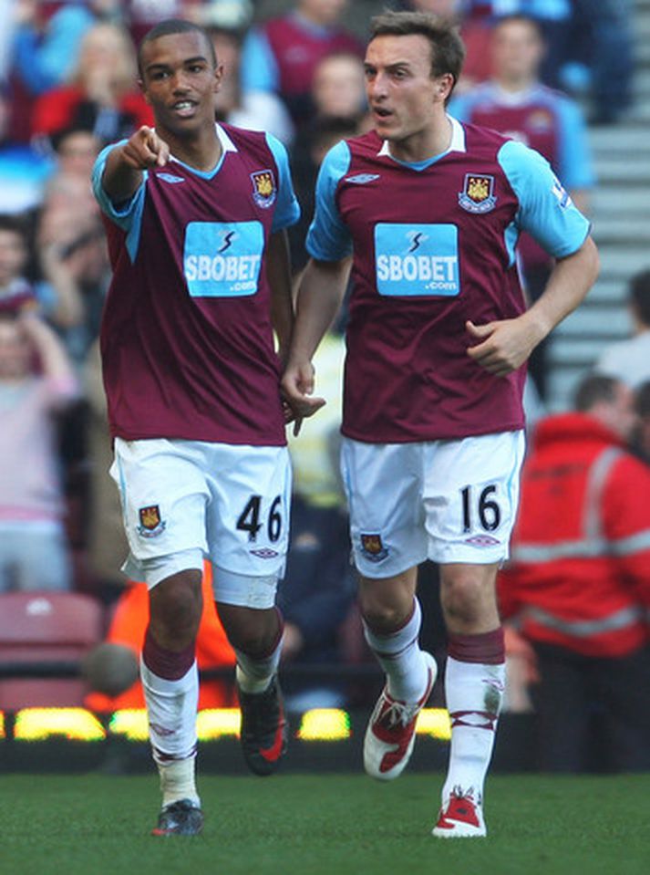 Junior Stanislas, til vinstri, og Mark Noble í leik með West Ham.