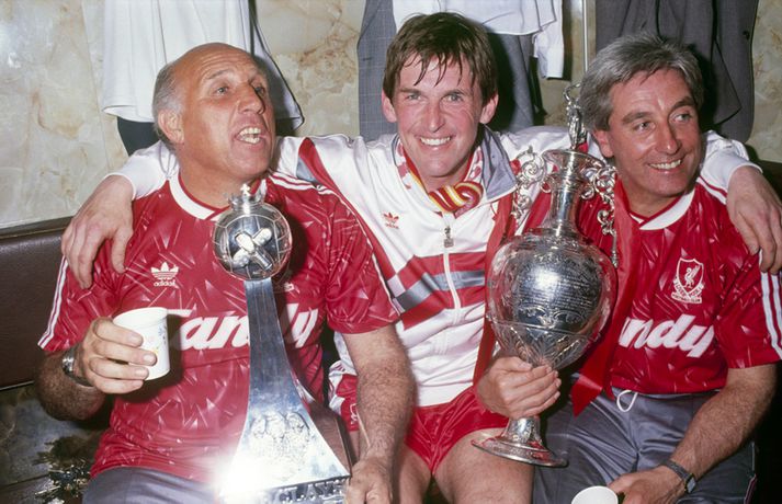 Ronnie Moran á góðri stundu með Kenny Dalglish og Roy Evans eftir sigur Liverpool í ensku deildinni 1990.