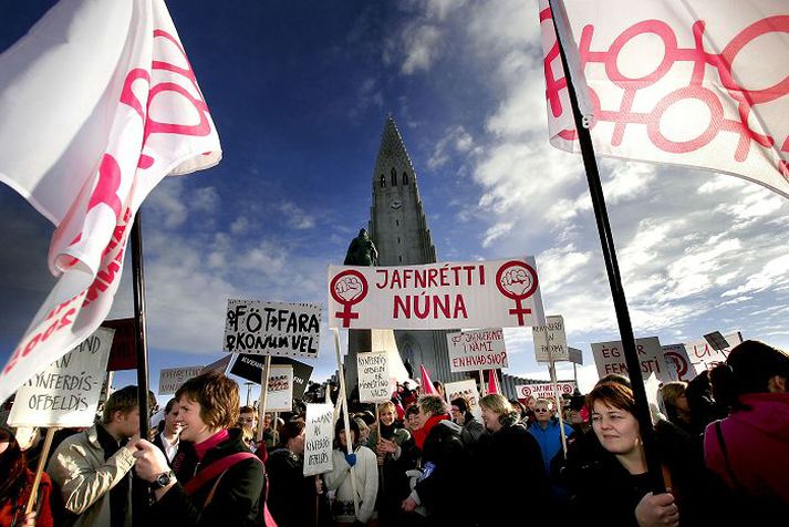 Frá kvennafrídeginum árið 2005. Ásdís Guðmundsdóttir, framkvæmdastjóri Svanna, segir að staða kvenna í atvinnulífinu hafi ekki breyst mikið síðan þá sem sýni að konur þurfi meiri hvatningu til að auka fjölbreytileika í samfélaginu. 