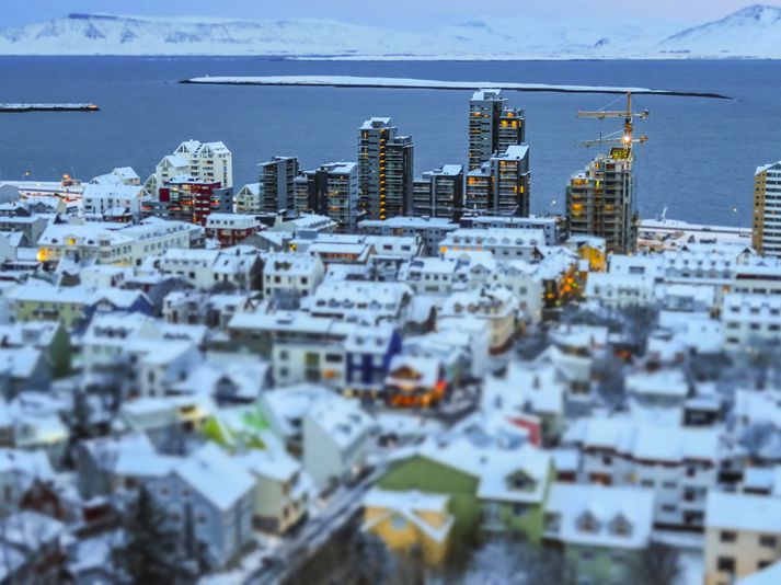 1.894 íbúðir víða um land - helmingur í söluferli.