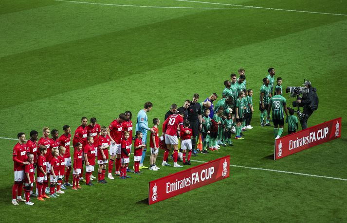 Charlton Athletic heimsækir Cray Valley, sem leikur í áttundu efstu deild Englands, í FA-bikarnum í kvöld.