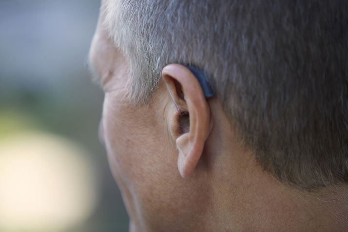 LiNX2 heyrnartækin frá ReSound skerpa talmál, draga úr umhverfisklið og deyfa vindgnauð.