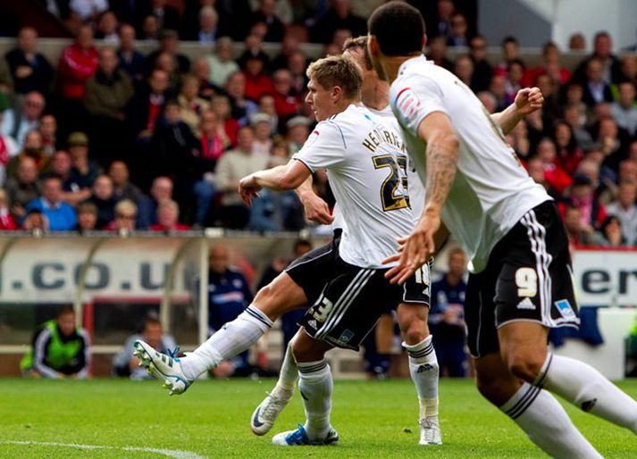 Jeff Hendrick skorar hér sigurmark Derby í leiknum.