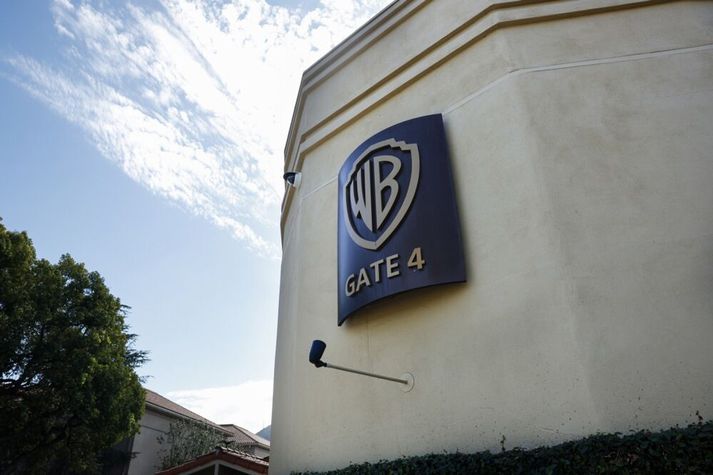 Warner Bros. var sett á sölu í október.