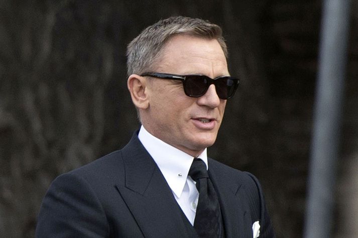 Daniel Craig