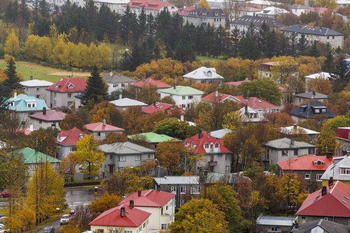 Horft yfir Reykjavík að hausti. Ekki sést á húsunum hvar leigt er út til ferðafólks.