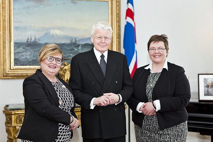 Björk Þórarinsdóttir, formaður stjórnar ADHD-samtakanna, Ólafur Ragnar Grímsson og Ellen Calmon, framkvæmdastjóri ADHD, á Bessastöðum í gær.