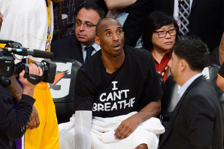 Kobe Bryant í „I can't breathe“ treyjunni í desember 2014 fyrir leik Los Angeles Lakers á móti Sacramento Kings í Staples Center.