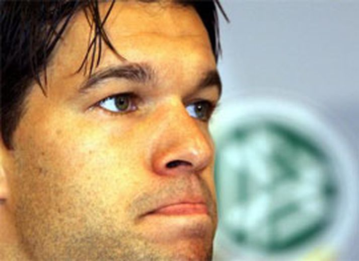 Ballack er tæpur í kálfanum