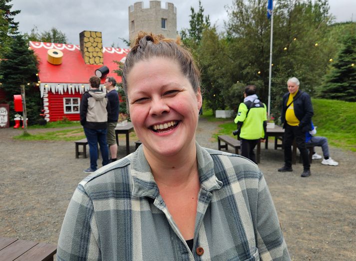 Margrét Vera Benediktsdóttir, framkvæmdastjóri Jólagarðsins í Eyjafirði, sem segir alltaf nóg að gera í garðinum og að sumarið hafi gengið einstaklega vel.