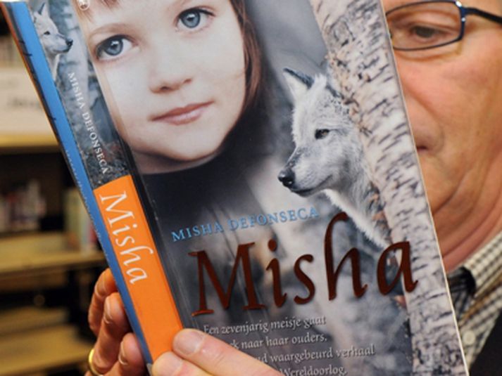 Bókin „Misha: Minningar frá árum Helfararinnar" var metsölubók.