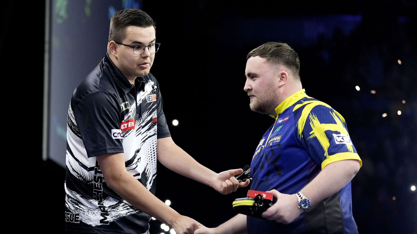 Halda á­fram að deila: Van Veen er al­veg sama hvað Littler finnst